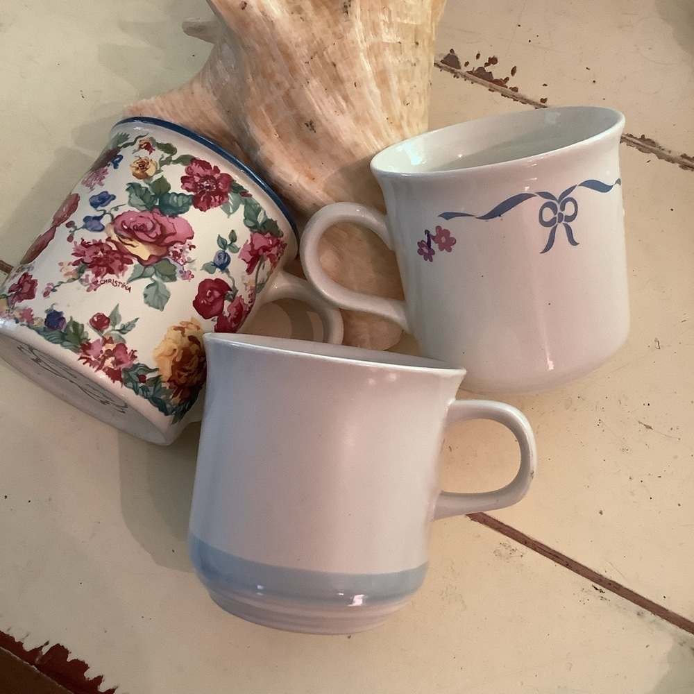 Vintage Curated Bundle Cottagecore Croquette Coffee Tea Cup Mugs Blue White Bow